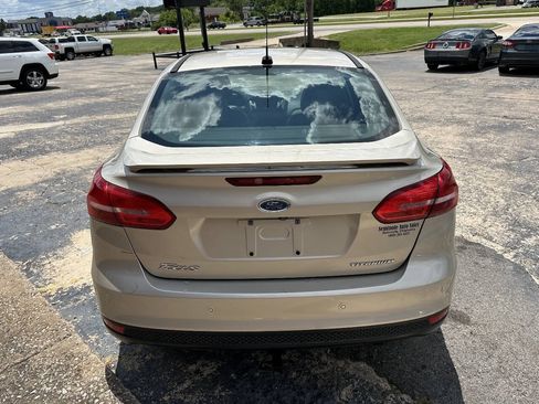 Used 2017 Ford Focus Titanium FWD image 7