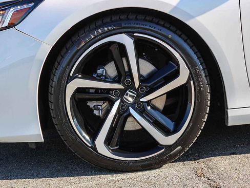 Used 2022 Honda Accord Sport image 9