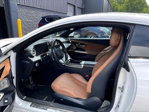 Used 2025 Mercedes-Benz CLE 300 4MATIC Coupe image 7
