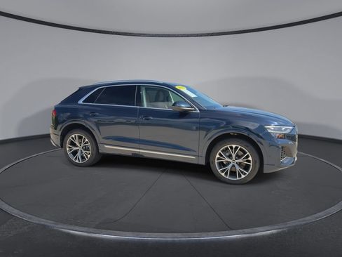 Used 2025 Audi Q8 Premium AWD/4WD image 2