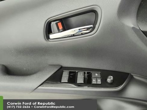 Used 2020 Toyota Prius LE image 20