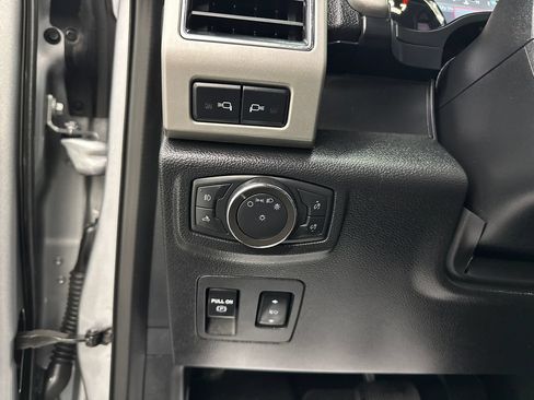 Used 2020 Ford F150 Lariat w/ Equipment Group 502A Luxury RWD image 32