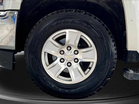 Used 2017 Chevrolet Silverado 1500 LT w/ LT Fleet Convenience Package AWD/4WD image 30