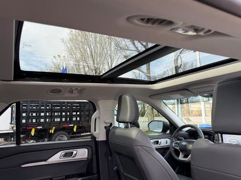 Certified 2025 Ford Explorer Active w/ Active Comfort Package image 2