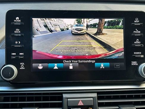 Used 2018 Honda Accord Touring image 23