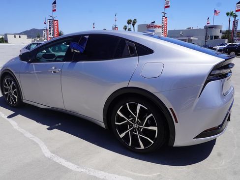 Used 2023 Toyota Prius Prime FWD image 5