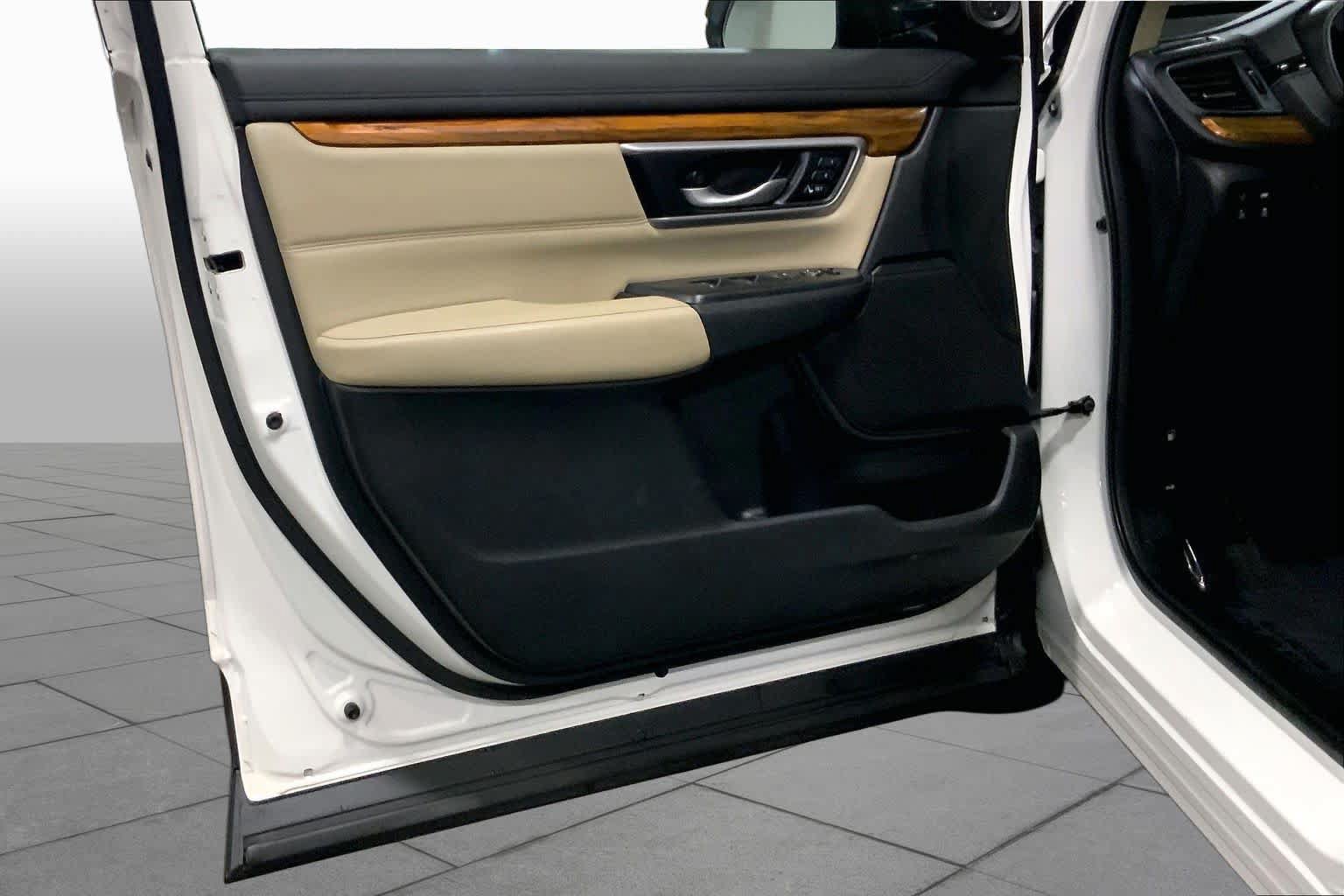 Used 2020 Honda CR-V Touring image 22