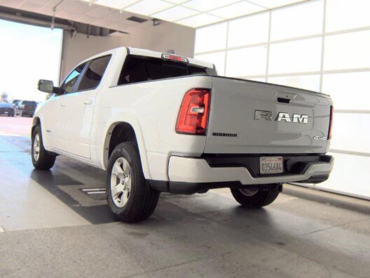Used 2025 RAM 1500 Big Horn AWD/4WD image 8