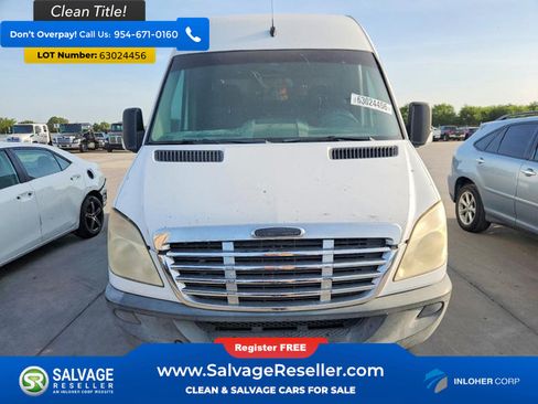 Used 2011 Freightliner Sprinter 2500 RWD image 7