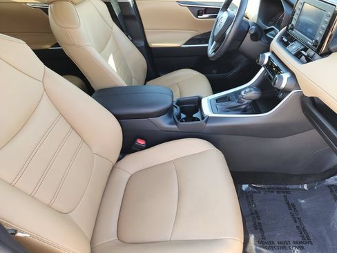 Used 2021 Toyota RAV4 XLE Premium FWD image 24