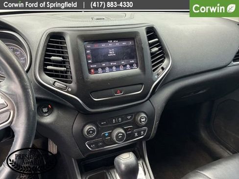 Used 2019 Jeep Cherokee Latitude Plus image 8