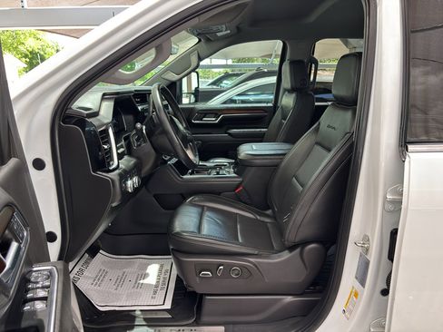 Used 2024 GMC Sierra 2500 Denali w/ Technology Package AWD/4WD image 12