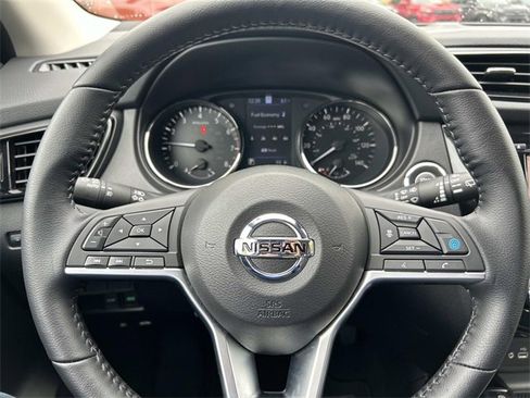 Used 2022 Nissan Rogue Sport SL w/ Premium Package image 31