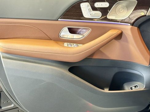 New 2026 Mercedes-Benz GLS 450 4MATIC image 16