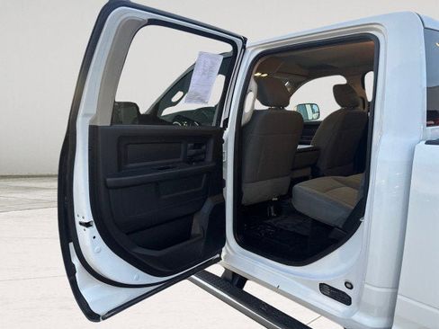 Used 2016 RAM 2500 Tradesman w/ Chrome Appearance Group image 15