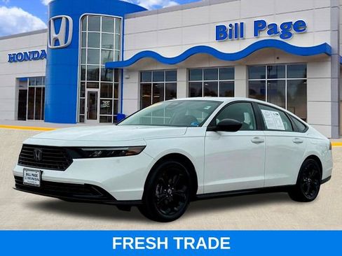 Certified 2025 Honda Accord SE image 2