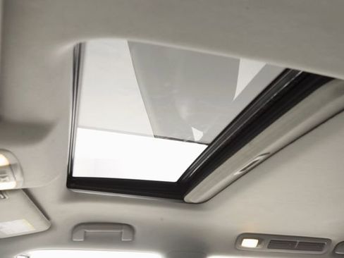 Used 2016 INFINITI QX80 4WD w/ Driver's Assistance Package image 33