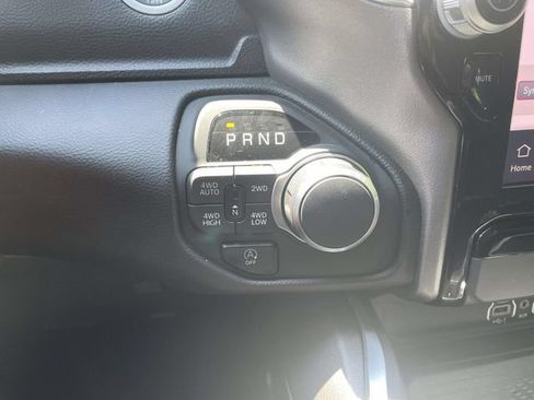 Used 2025 RAM 1500 Big Horn AWD/4WD image 34