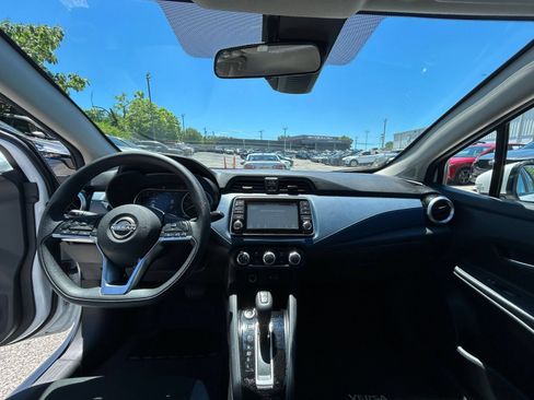 Used 2025 Nissan Versa SV FWD image 28