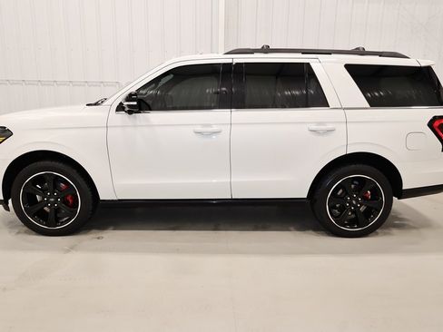 Certified 2024 Ford Expedition Limited image 7