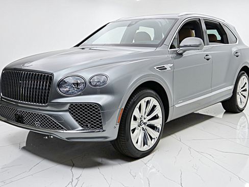 Used 2025 Bentley Bentayga AWD/4WD image 23
