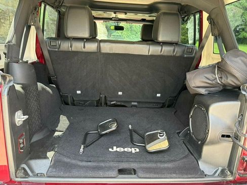 Used 2013 Jeep Wrangler Unlimited Sahara w/ Dual Top Group AWD/4WD image 28