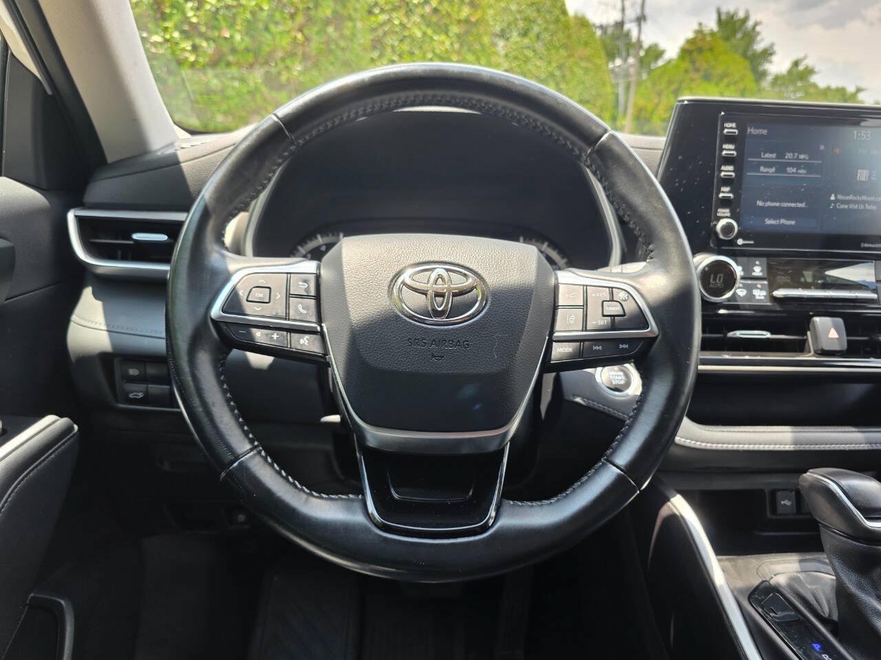 Used 2021 Toyota Highlander XLE AWD/4WD image 21