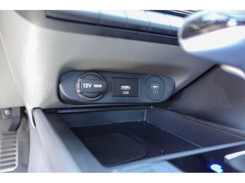 Used 2026 Hyundai Elantra SEL FWD image 23