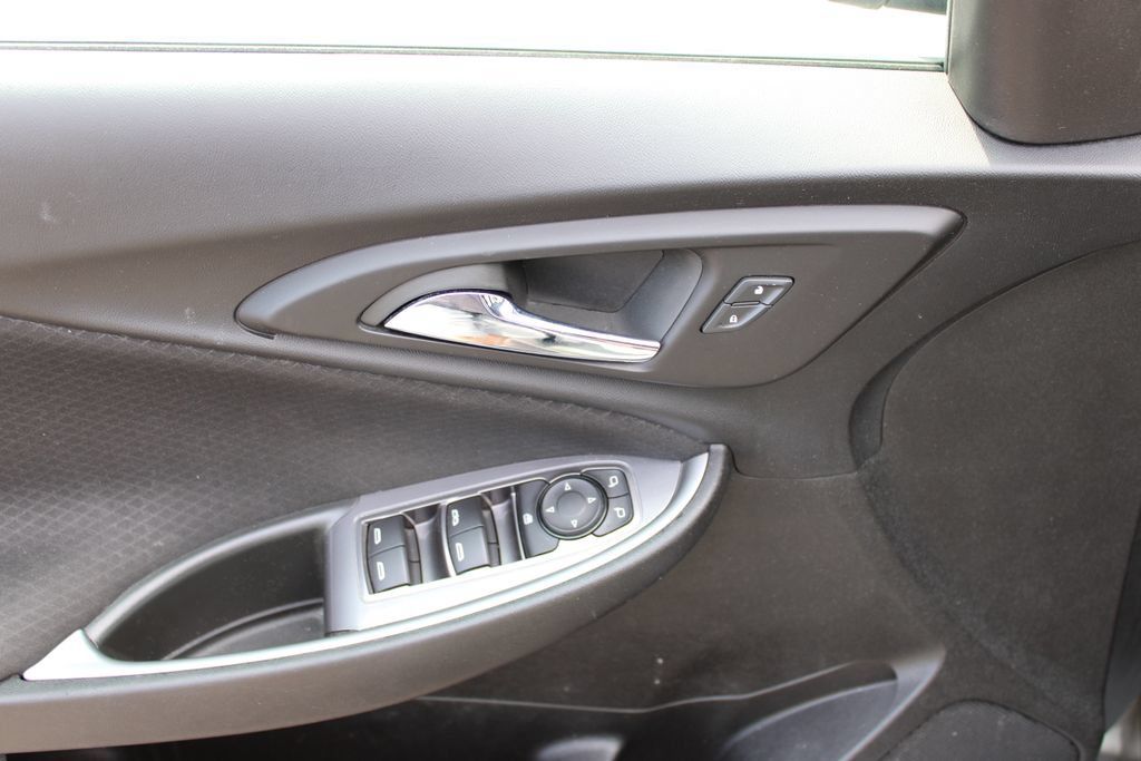 Used 2024 Chevrolet Malibu LT FWD image 11