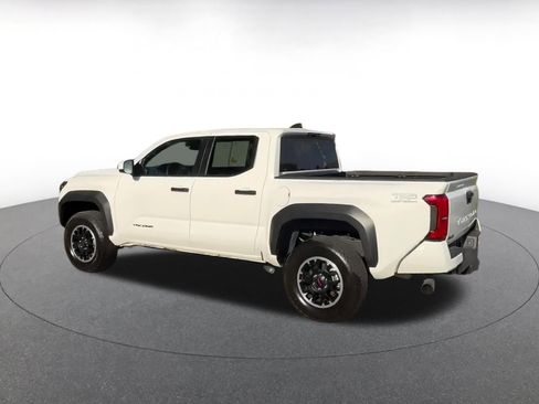Used 2025 Toyota Tacoma TRD Off-Road image 9