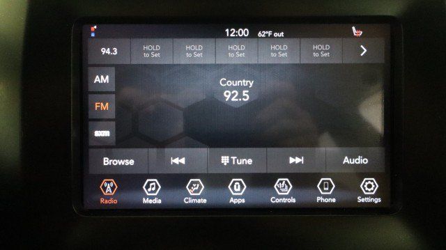 Used 2020 Jeep Cherokee Latitude Plus w/ Cold Weather Group AWD/4WD image 13