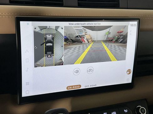 Used 2025 Land Rover Defender 110 S image 25