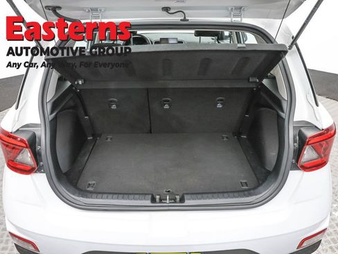 Used 2021 Hyundai Venue SEL FWD image 9
