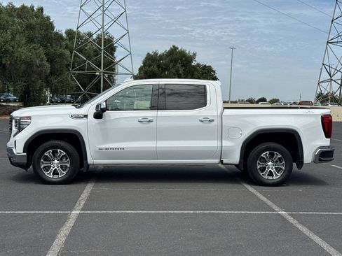 Used 2025 GMC Sierra 1500 SLT AWD/4WD image 7