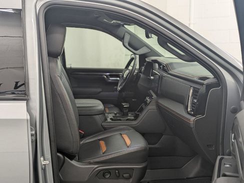 Used 2023 GMC Sierra 1500 AT4 w/ Technology Package image 8