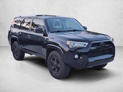 Used 2017 Toyota 4Runner SR5 RWD image 3