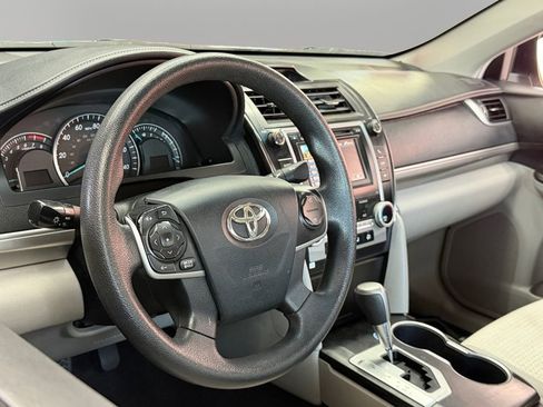 Used 2012 Toyota Camry LE FWD image 14