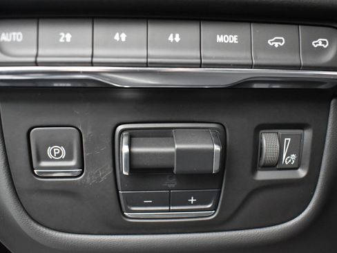 Certified 2025 Cadillac Escalade ESV Sport w/ Touring Package image 12