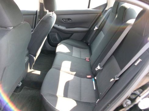Used 2025 Nissan Sentra SV FWD image 10