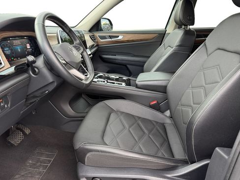 Used 2025 Volkswagen Atlas SE AWD/4WD image 9