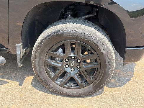 Used 2025 Chevrolet Silverado 1500 Custom Trail Boss w/ Turbomax Blackout Package AWD/4WD image 32