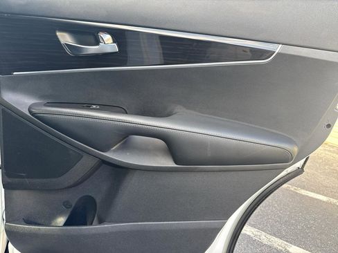 Used 2019 Kia Sorento S image 18