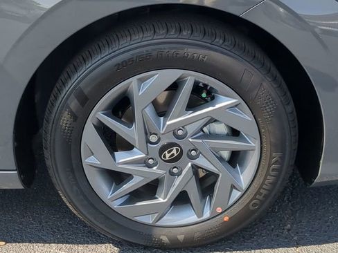 Used 2024 Hyundai Elantra SEL image 10