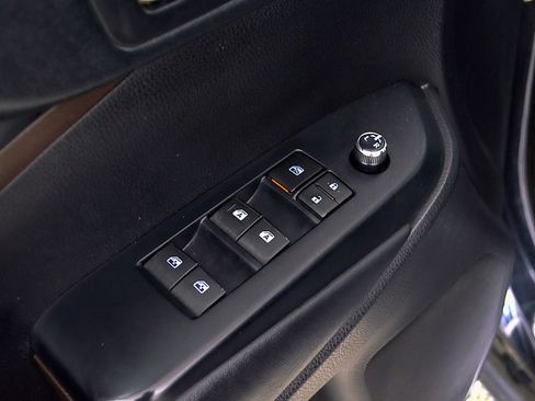 Used 2019 Toyota Highlander XLE AWD/4WD image 17