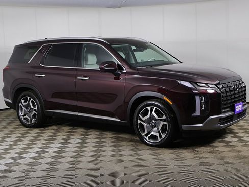 Used 2024 Hyundai Palisade Limited image 2