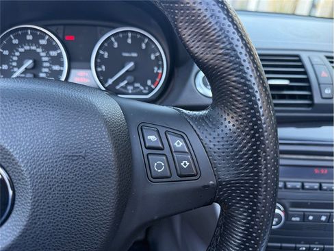 Used 2008 BMW 135i Convertible image 23