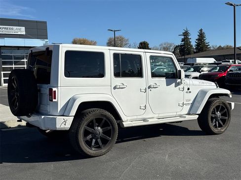 Used 2016 Jeep Wrangler Unlimited Sahara w/ Connectivity Group image 2