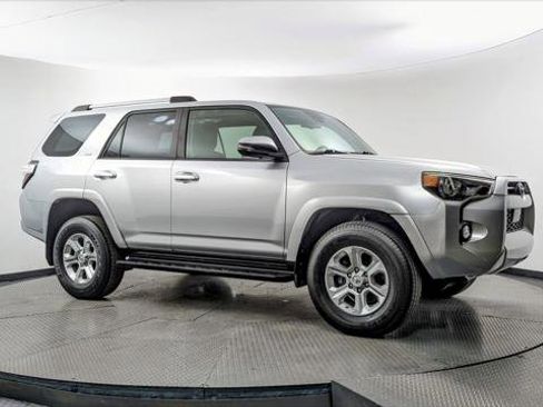 Used 2020 Toyota 4Runner SR5 Premium AWD/4WD image 11