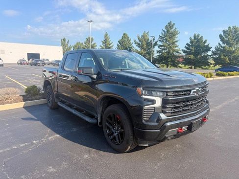 Used 2024 Chevrolet Silverado 1500 RST w/ Redline Edition AWD/4WD image 4