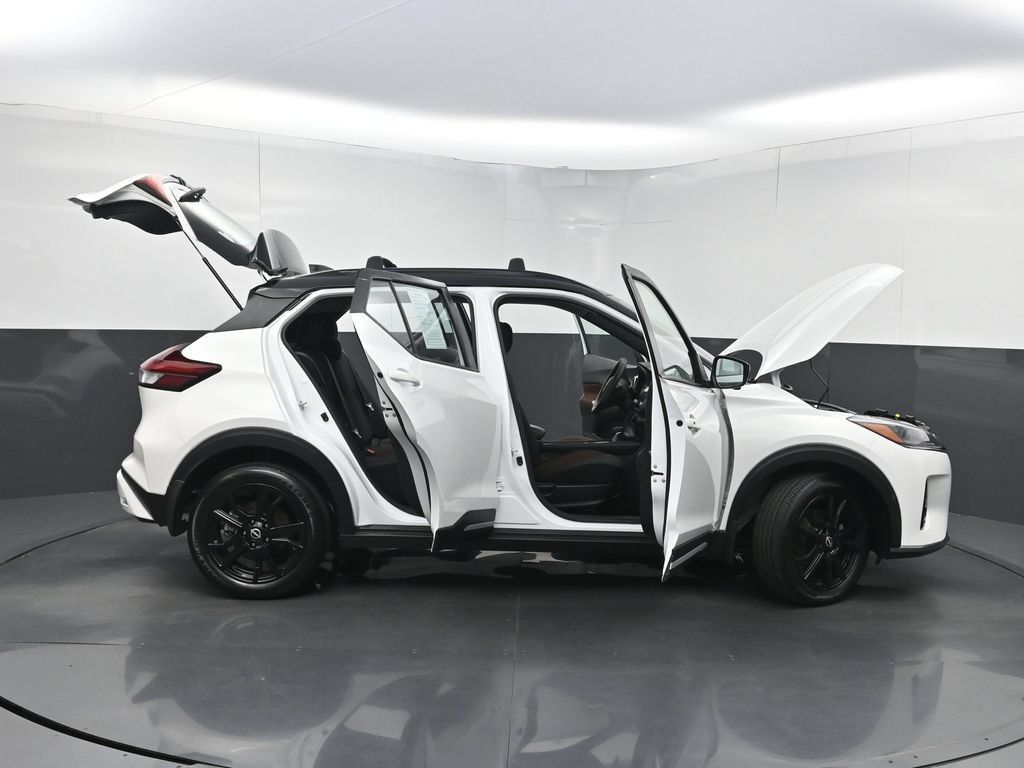 Used 2024 Nissan Kicks SR FWD image 33